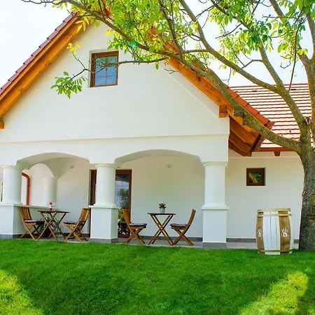 Balatoncsicsói Borhaz Balatoncsicsó