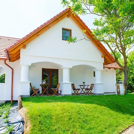 Apartman Balatoncsicsói Borhaz Balatoncsicsó